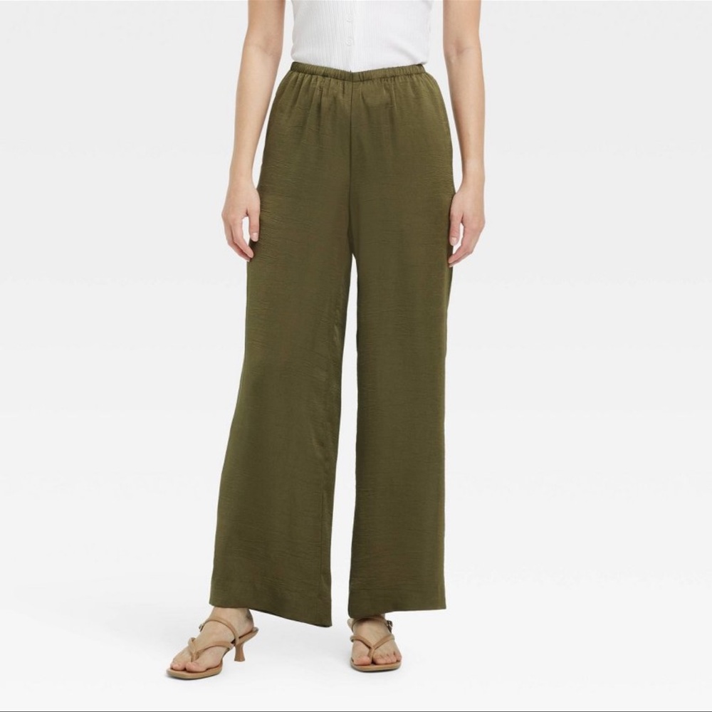 A New Day Women’s Mid Rise Straight Leg Crinkle Satin Pants - Olive Green NWT